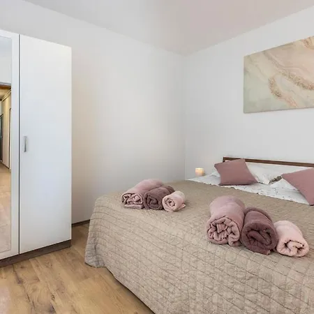 Apartman Nora Mucici Exterior photo